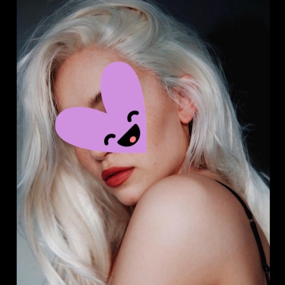Lex PLATINUM BLONDE 24”LACE FRONT GLUELESS Wig*NWT